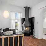 With Hot Tub And Space For 7 People Thyholm