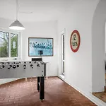 With Hot Tub And Space For 7 People *