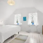 Ferienhaus With Hot Tub And Space For 7 People