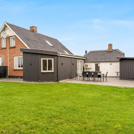Ferienhaus With Hot Tub And Space For 7 People