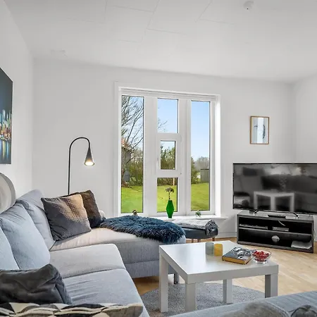 Ferienhaus With Hot Tub And Space For 7 People
