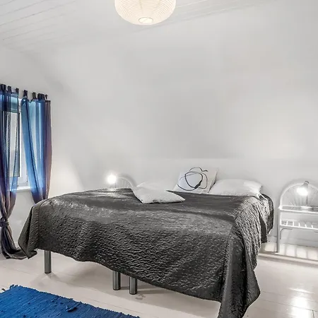 With Hot Tub And Space For 7 People Thyholm