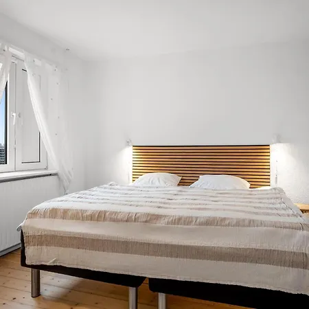 With Hot Tub And Space For 7 People Hébergement de vacances *