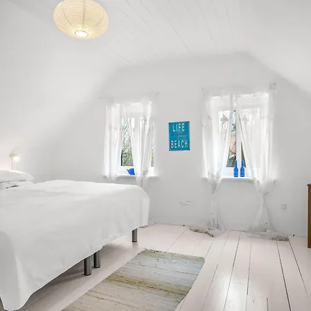 Hébergement de vacances With Hot Tub And Space For 7 People