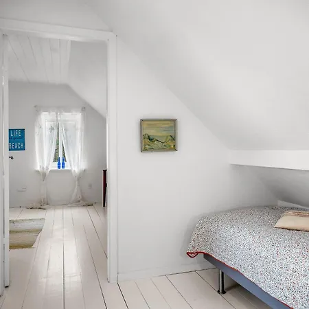 With Hot Tub And Space For 7 People Hébergement de vacances *